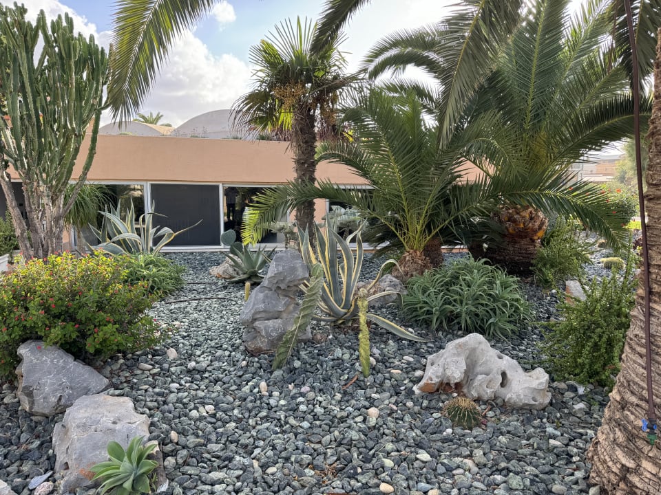 Gartenanlage Anissa Beach & Village