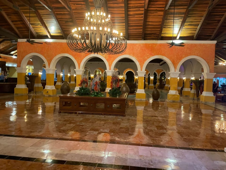 Lobby Iberostar Waves Paraiso Beach