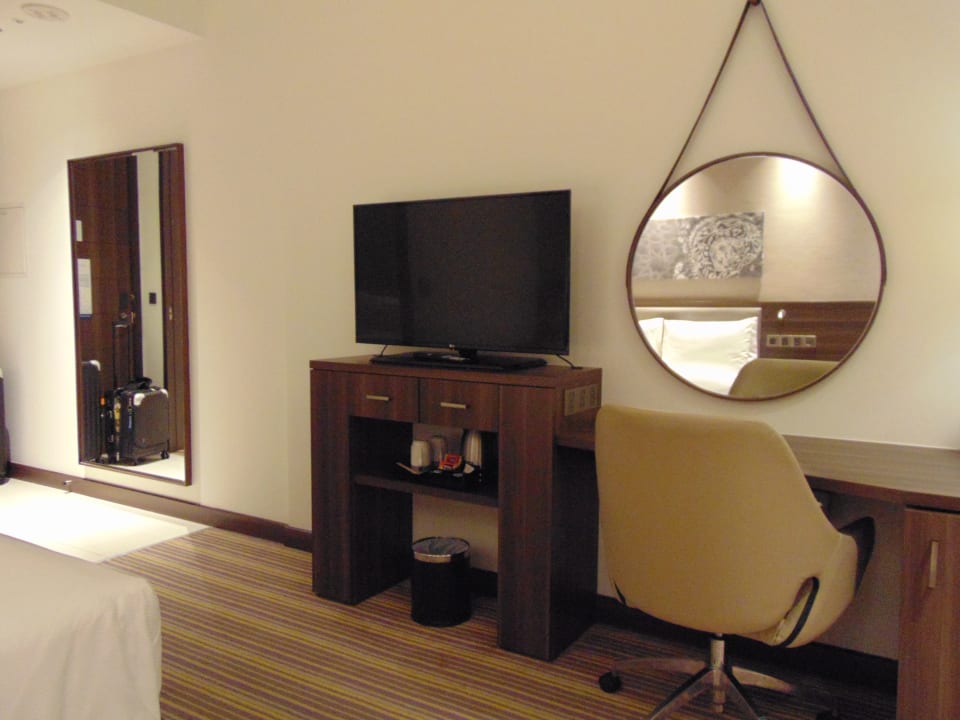 Zimmer Hampton By Hilton Dubai Airport