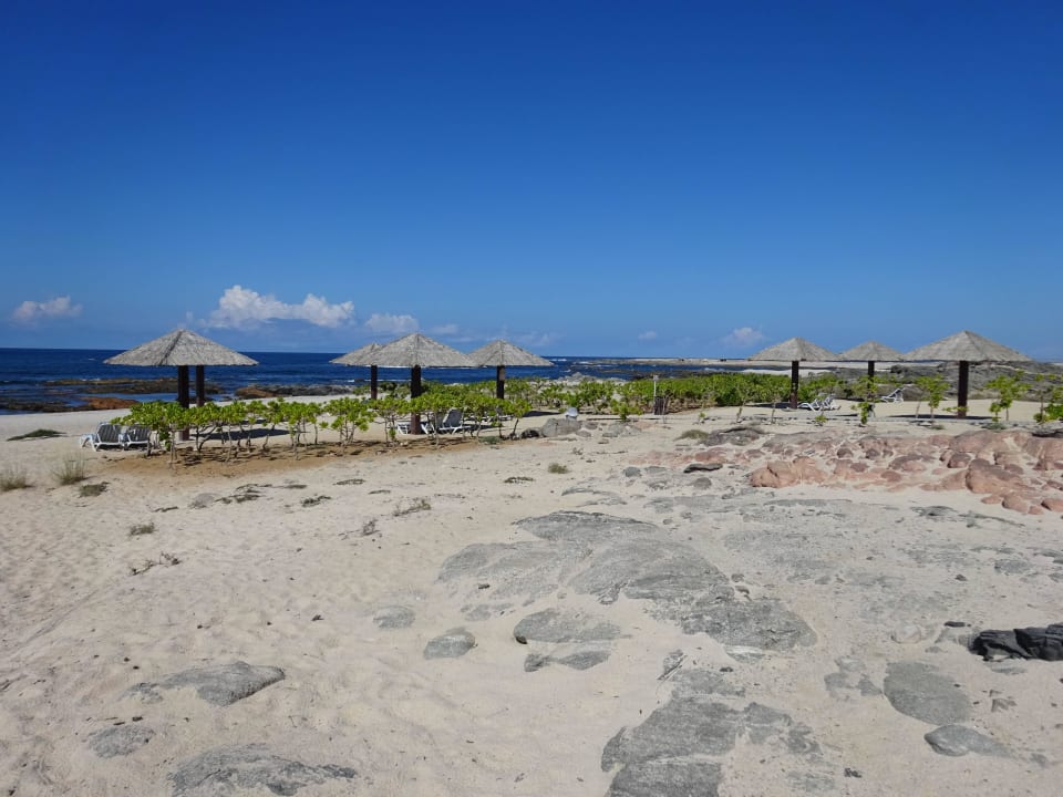 Viel Steine und Felsen Wyndham Garden Salalah Mirbat