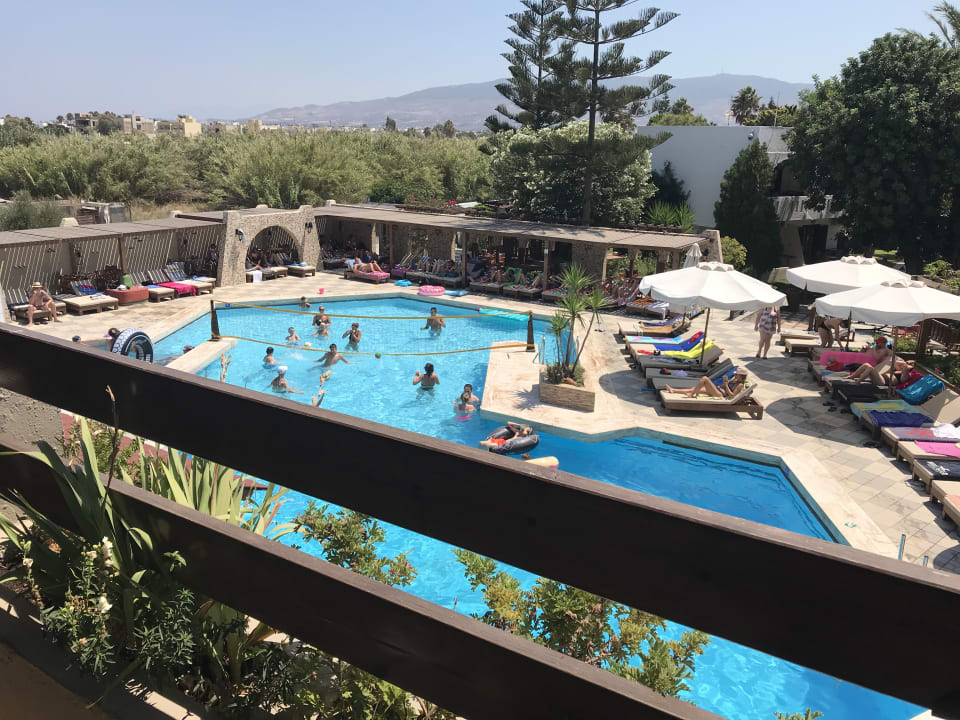 Pool Gaia Garden Hotel