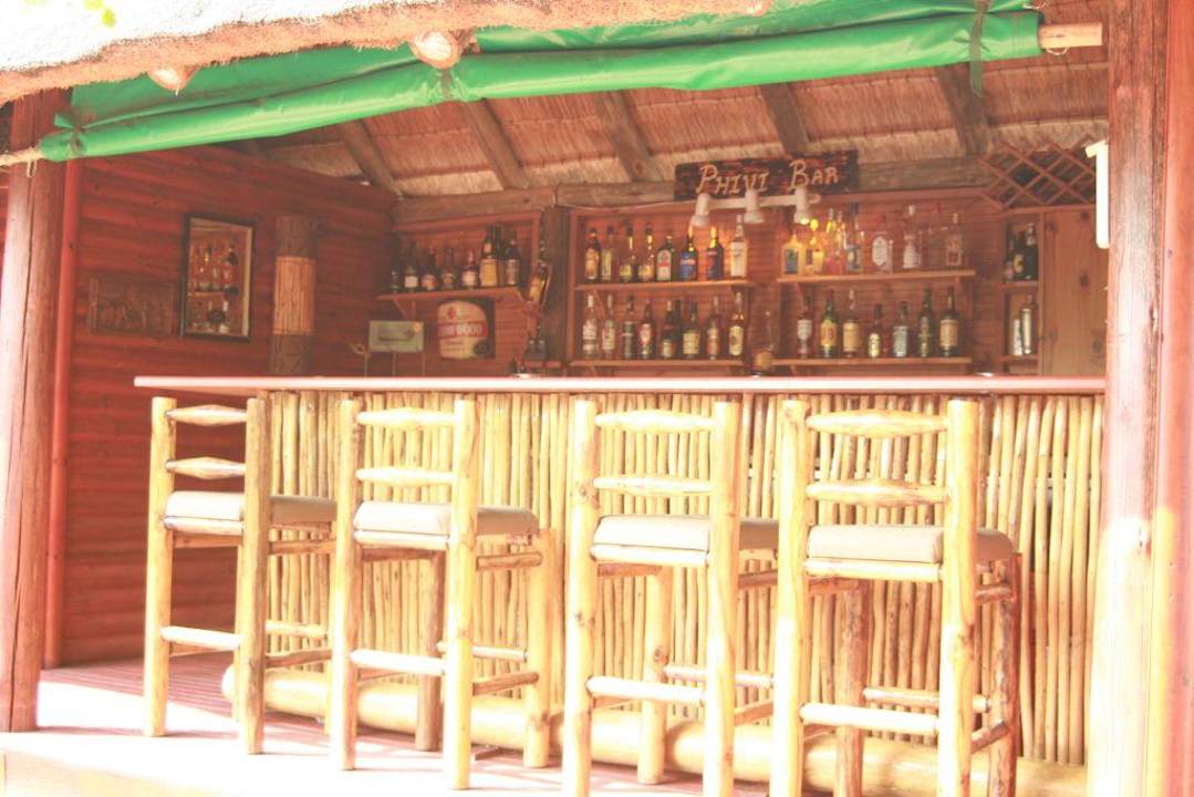 Bar Tsakane Safari Camp