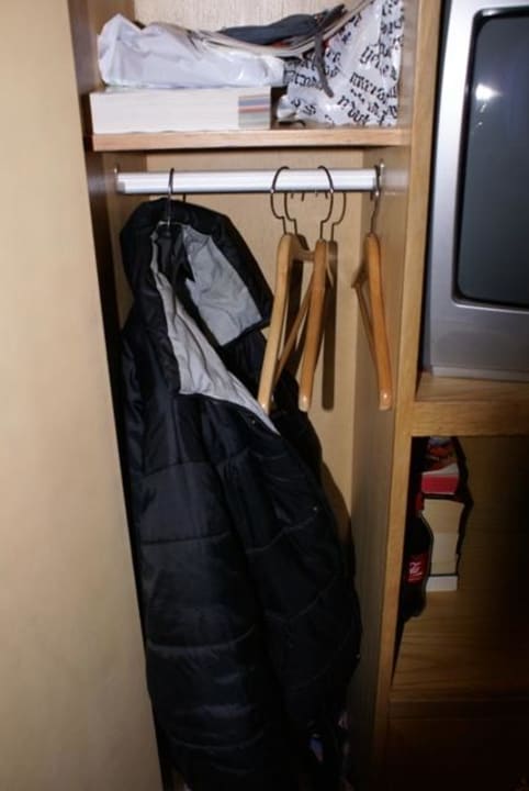 Kasten für 2 Personen und 4 Koffer Hotel Murray Hill Inn