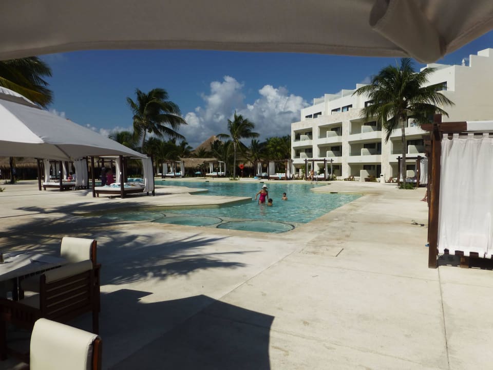 Main-Pool Akumal Bay Beach & Wellness Resort