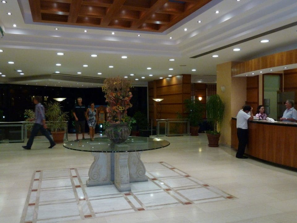 Empfangshalle Hotel Calypso Beach