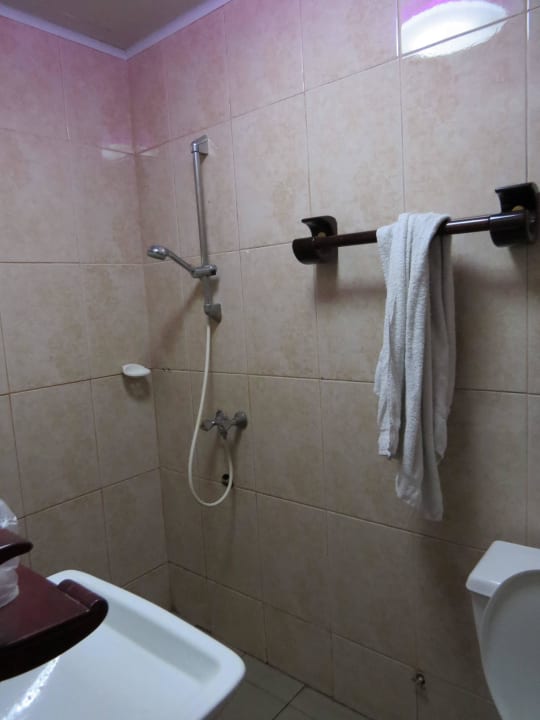 Badezimmer sehr eng Novela Star Hotel