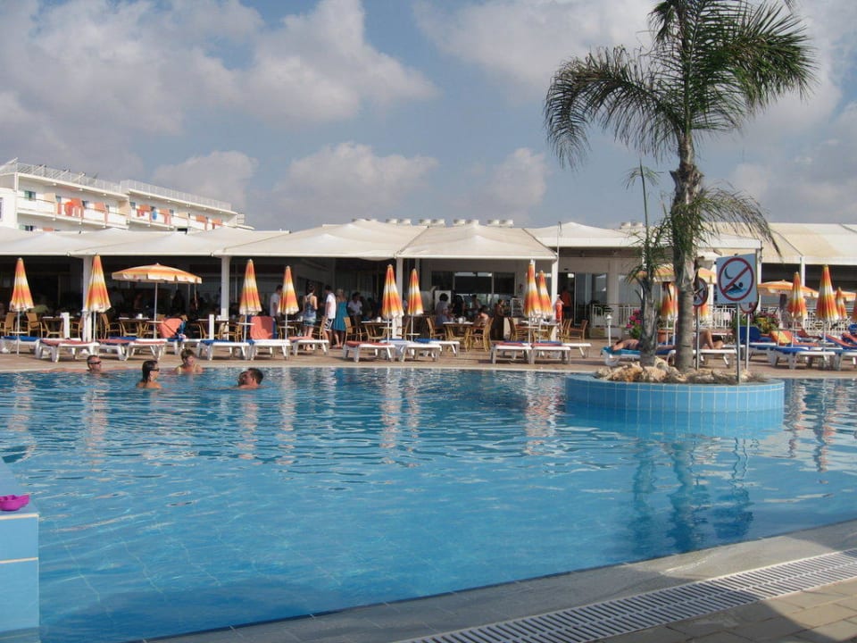 Pool Asterias Beach