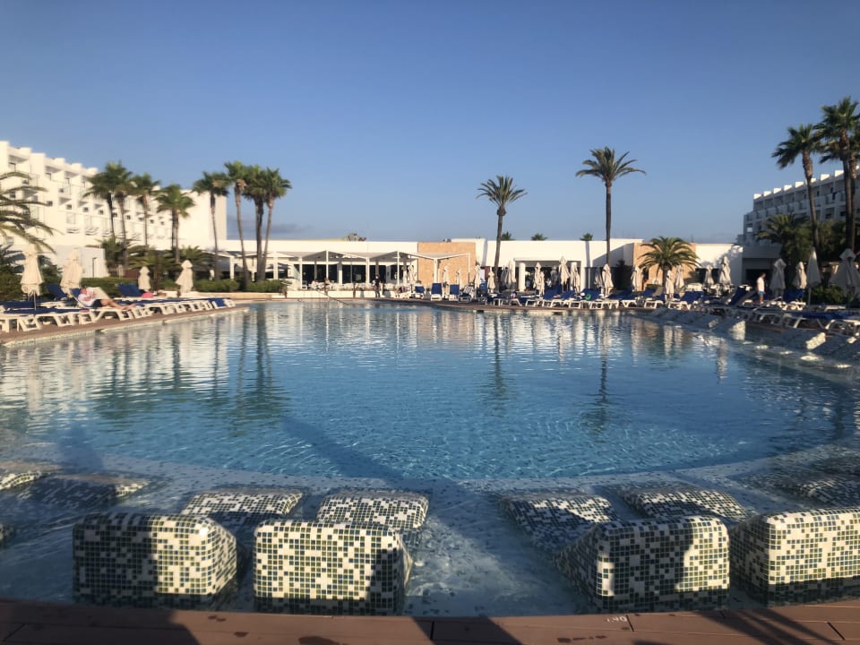 Pool Grand Palladium White Island Resort & Spa