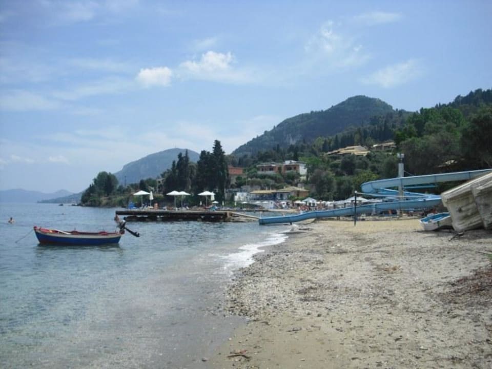 Schöner Strand Aeolos Beach Resort