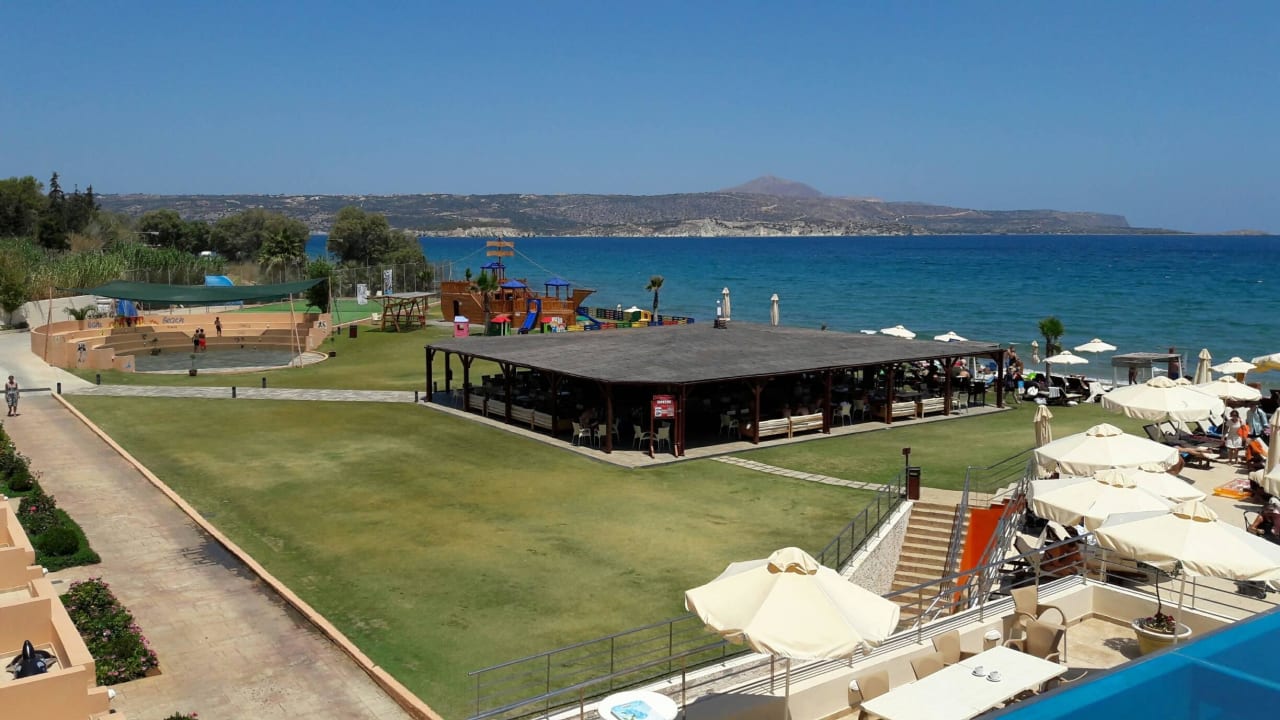 Beach Bar und Piratenschiff Kiani Beach Resort Family All Inclusive