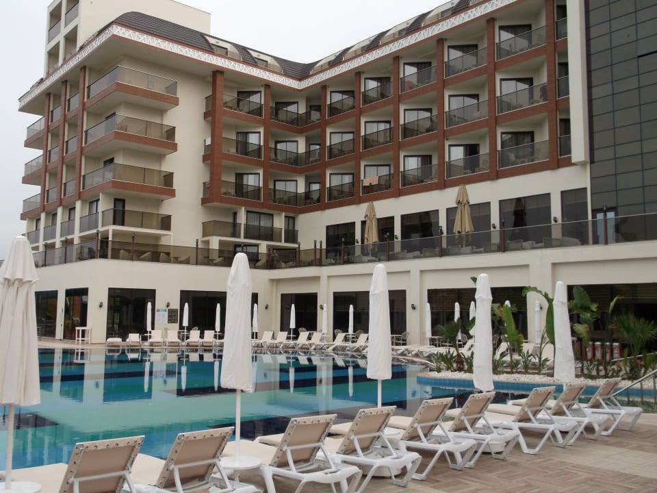 Pool Glamour Resort & Spa