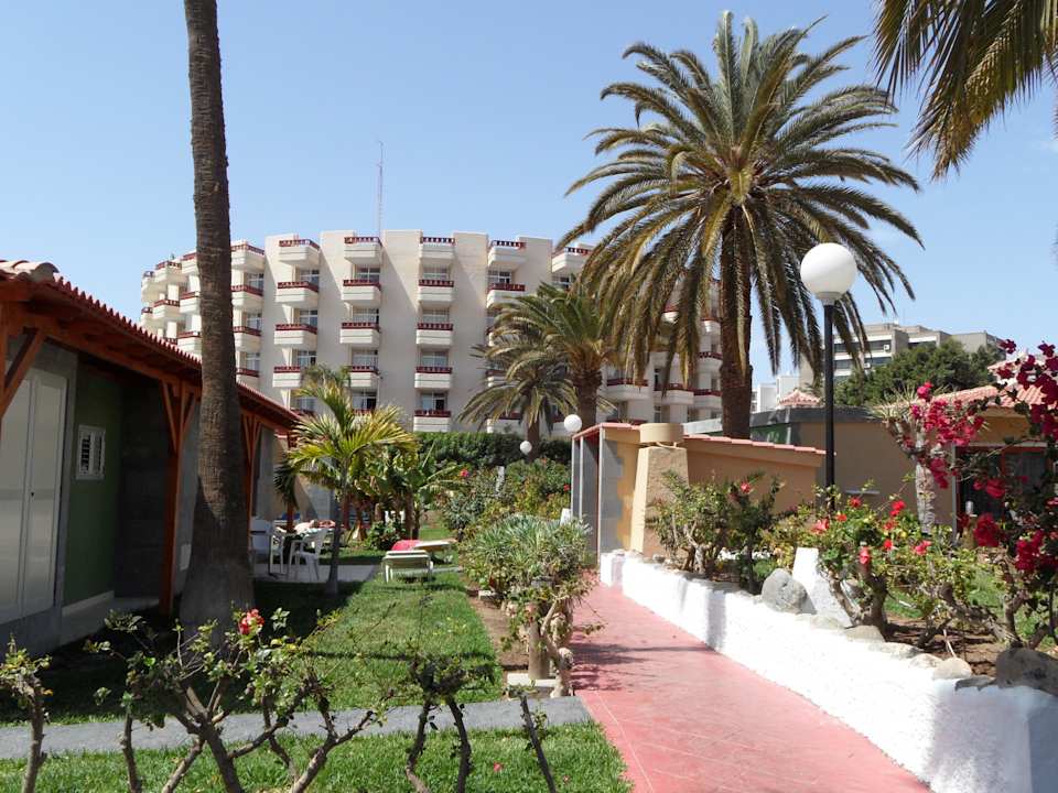 Weg mit Waschhaus HL Miraflor Suites Hotel