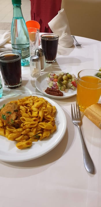 Gastro Lella Meriam Hotel & Club