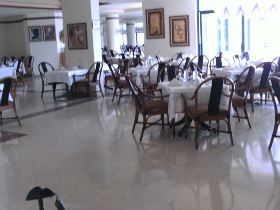 Restaurant Aska Hotel Just in Beach
