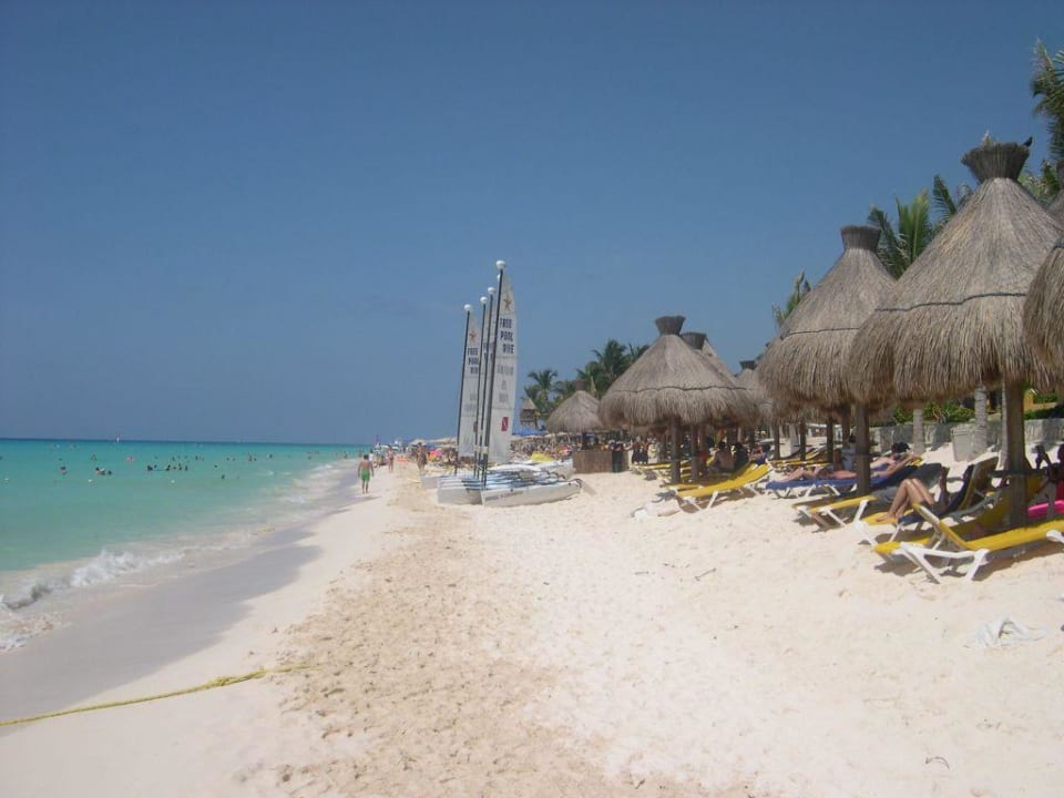 Strand in Süd-Östlicher Richtung. Iberostar Waves Quetzal