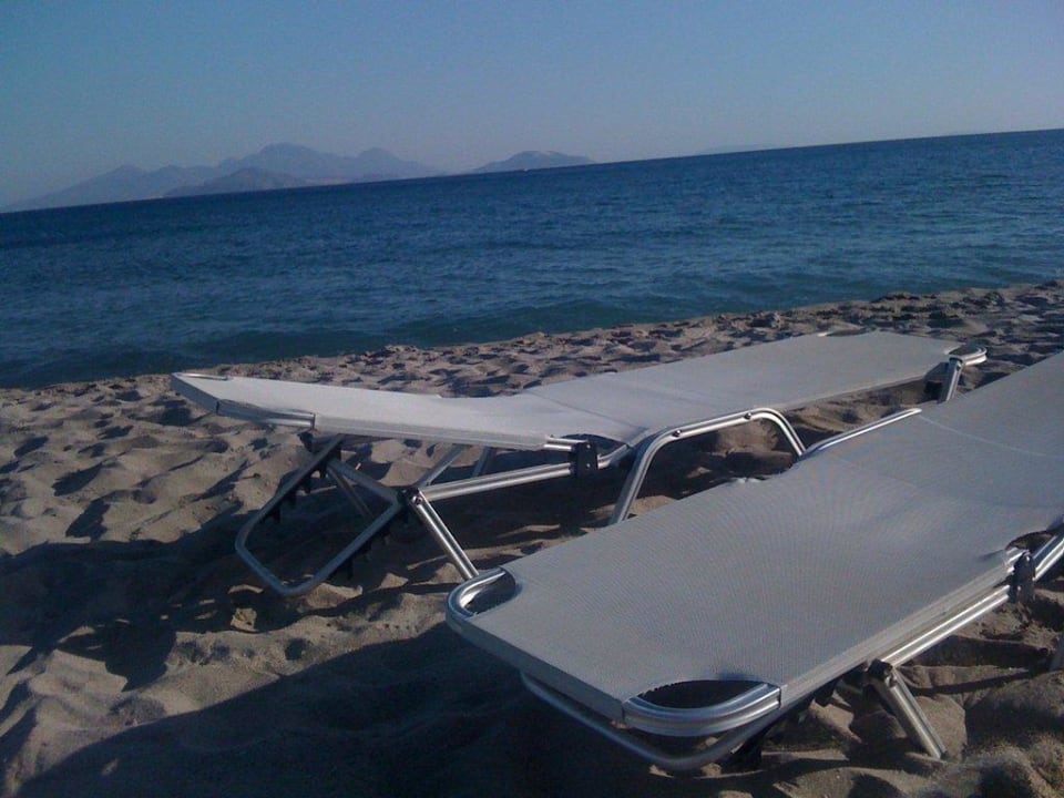 Liegen und Handtücher gibt es massenweise Atlantica Belvedere Resort