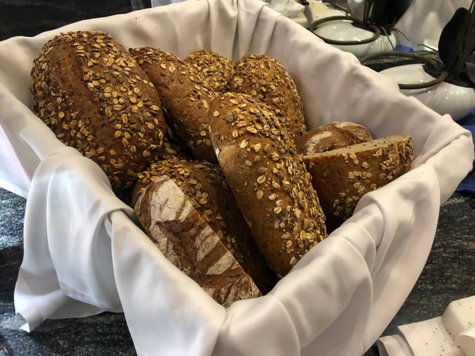 Gastro HL Miraflor Suites Hotel