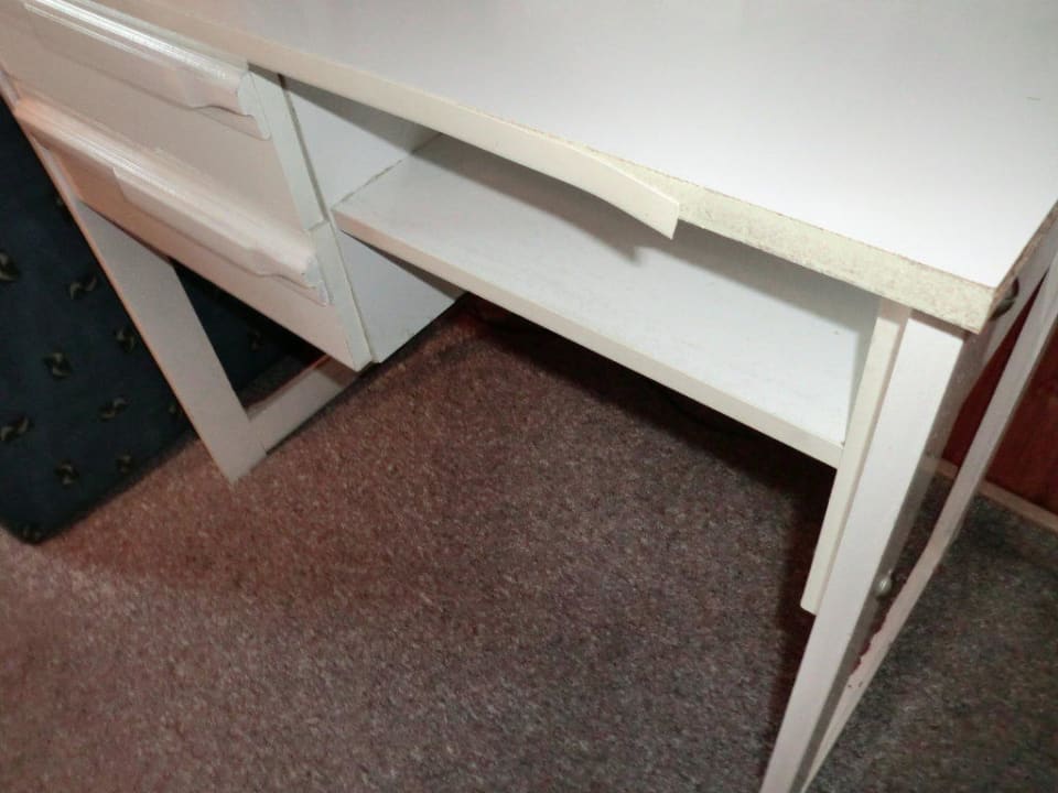 Fernsehtisch im Zimmer Hotel Bergland-Hof