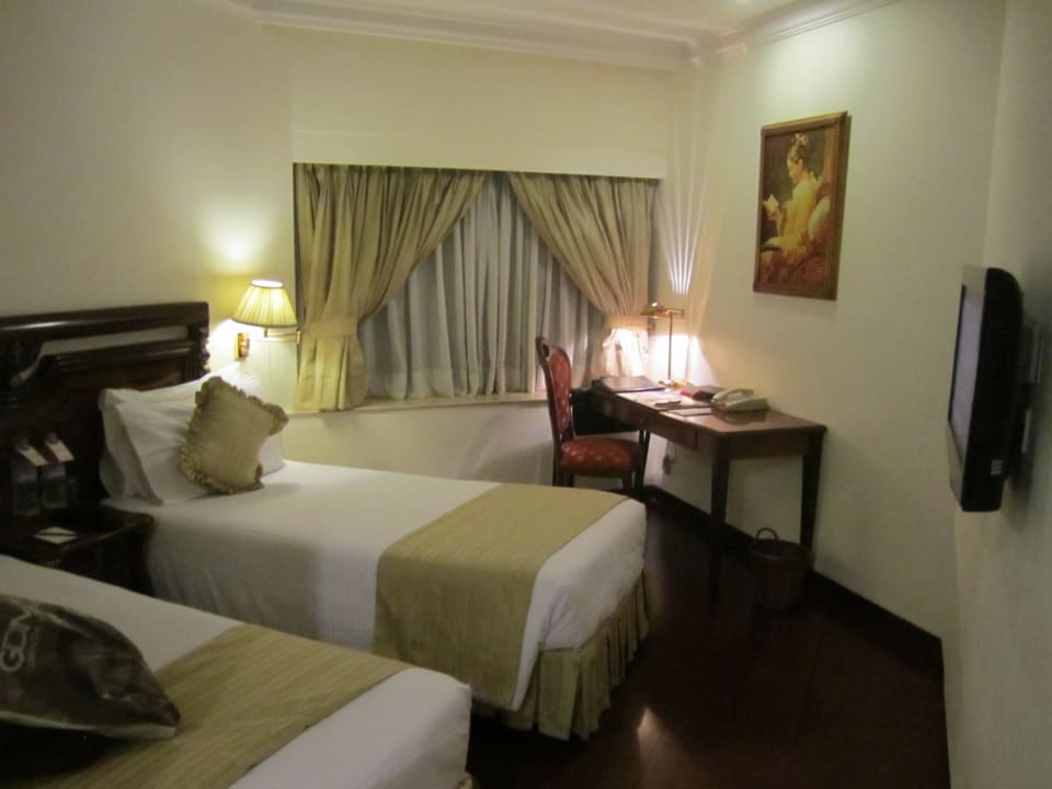 Room The Royal Plaza Hotel