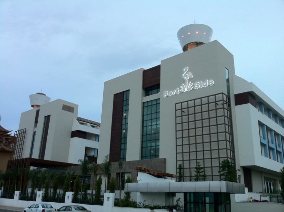 Hotel von außen Port Side Resort Hotel