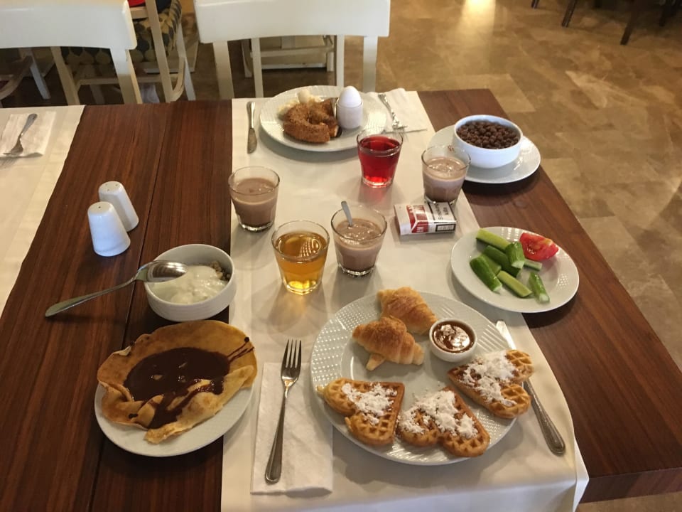 Frühstück Club Grand Side