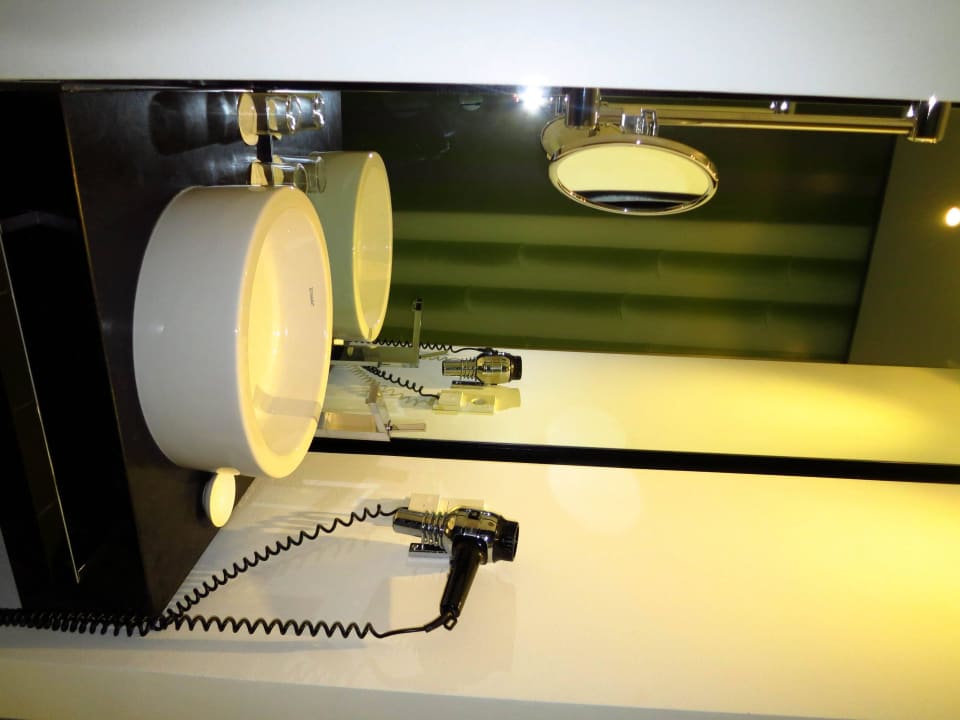 Zimmer und Ausstattung (Innenansicht) Vienna House Easy Berlin