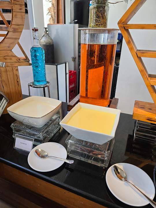 Gastro Pandanus Beach Resort & Spa