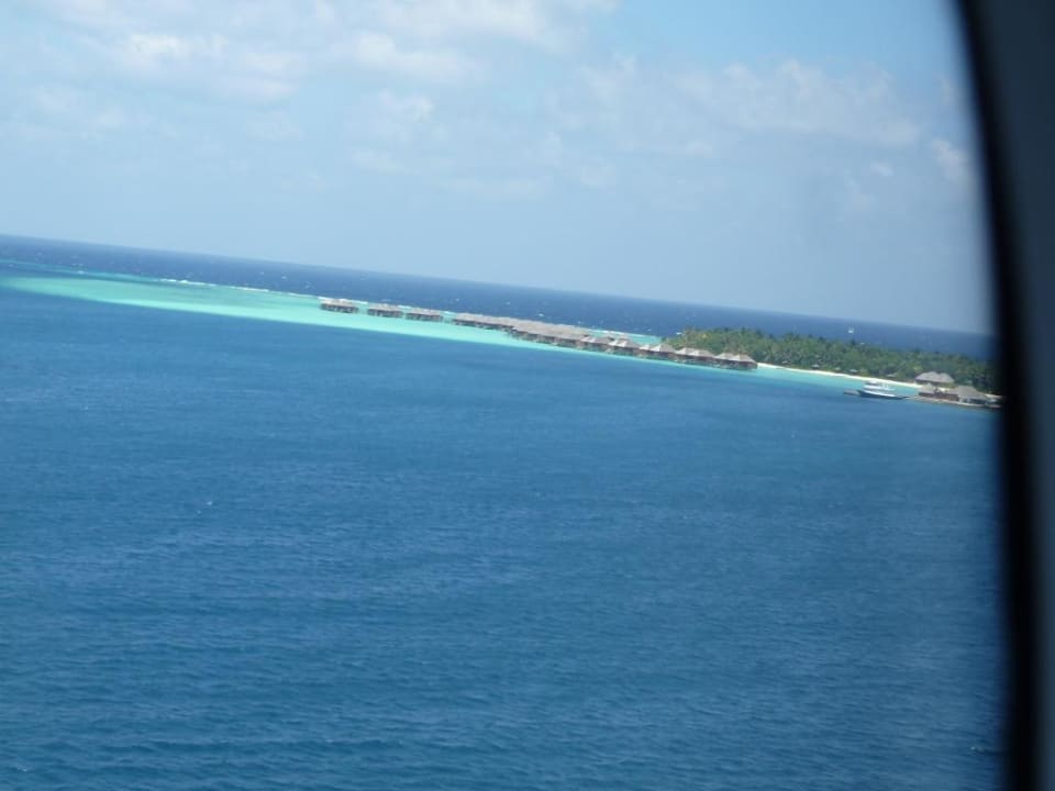 Anflug auf Veligandu Westseite Veligandu Maldives Resort Island