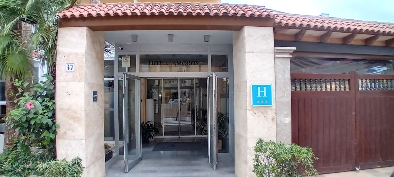 Außenansicht Hotel Amoros