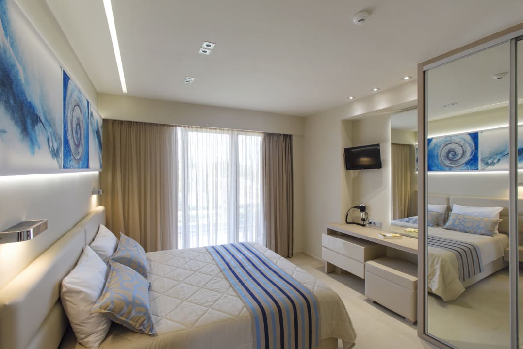Zimmer Hotel Marinos Beach