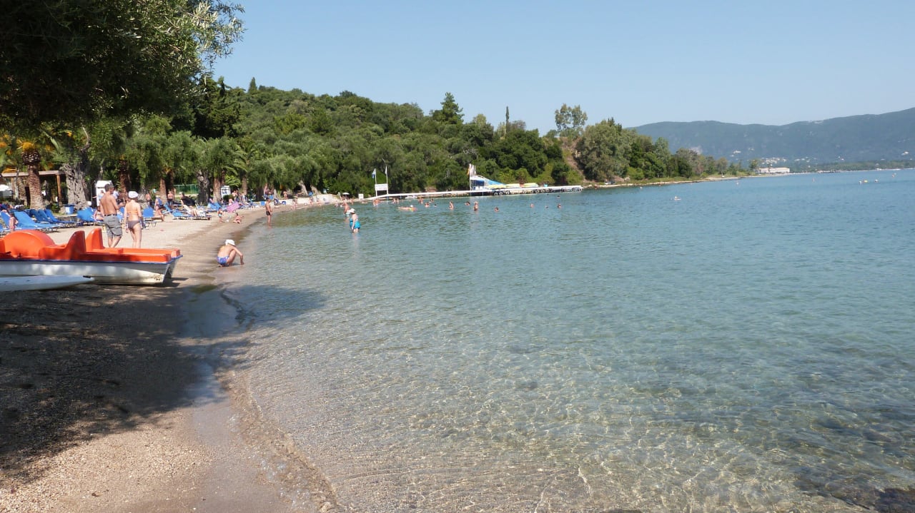 Klares Wasser, perfekt Grecotel LUXME Daphnila Bay