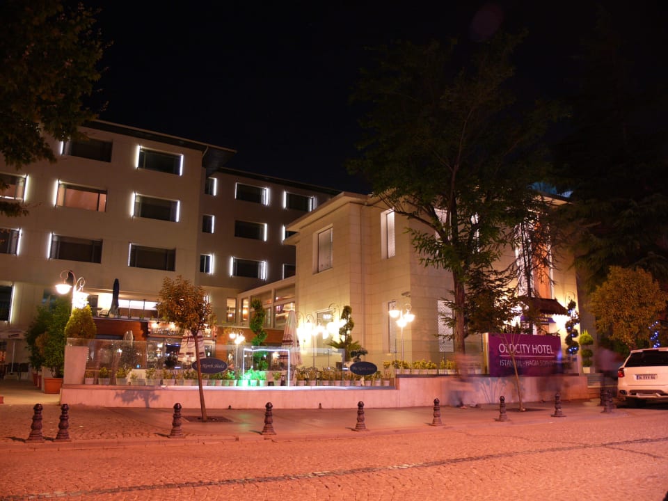 Bei Nacht Vogue Hotel Supreme Istanbul