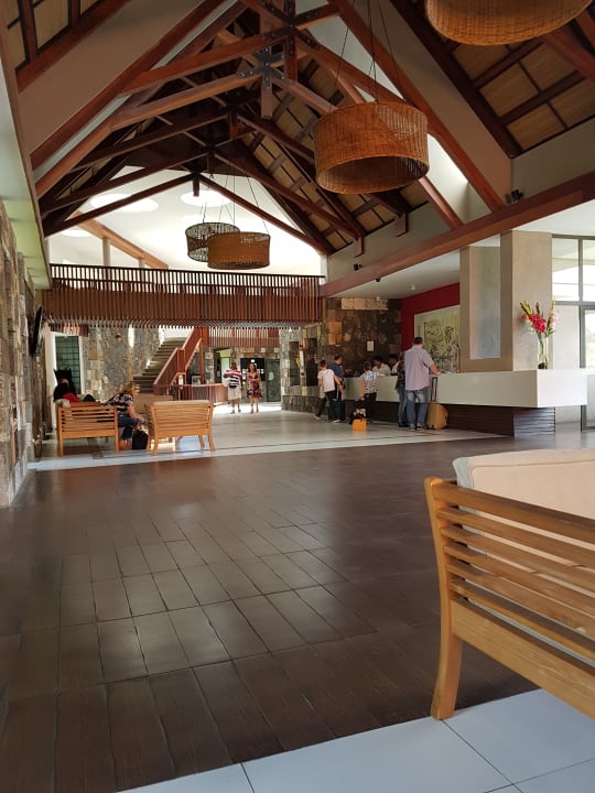 Lobby Crystals Beach Resort Belle Mare, a member of Radisson Individuals