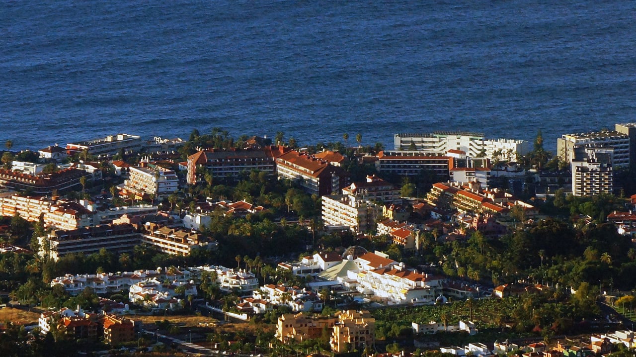 Von einem Aussichtspunkt auf der TF-21 gesehen Atlantic Mirage Suites & Spa - Adults only