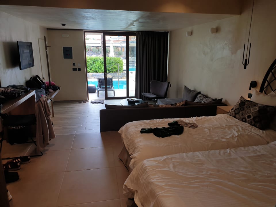 Zimmer Petousis Hotel & Suites