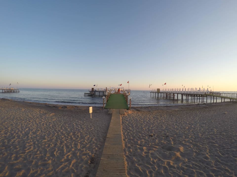 Blick auf den Steg Quattro Beach Spa & Resort