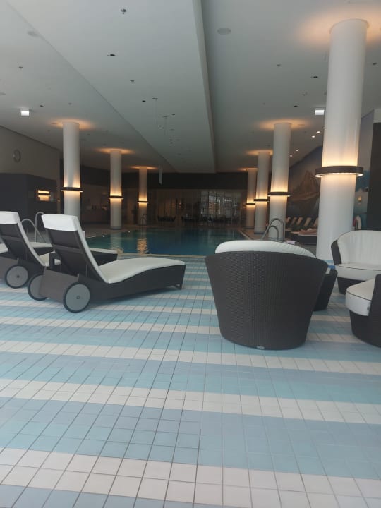 Pool Hilton Munich Airport