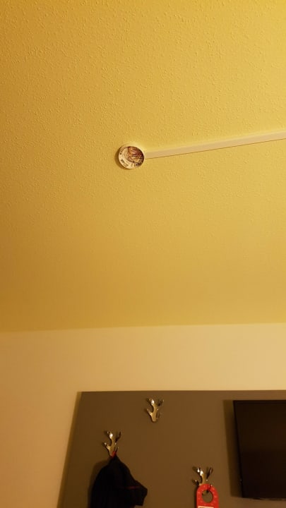 Rauchermelder fehlt, kommt sicher noch! B&B Hotel Braunschweig-Nord