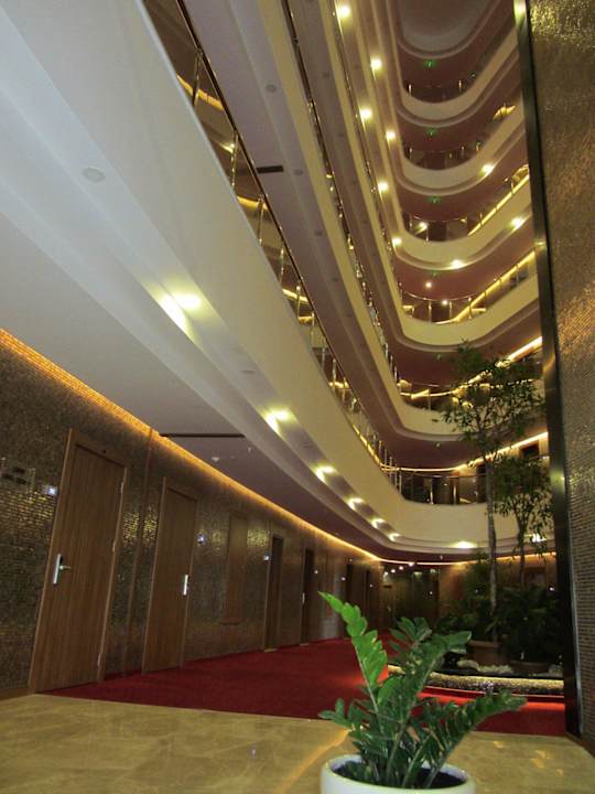 Blick auf die Zimmer oben Michell Hotel & Spa