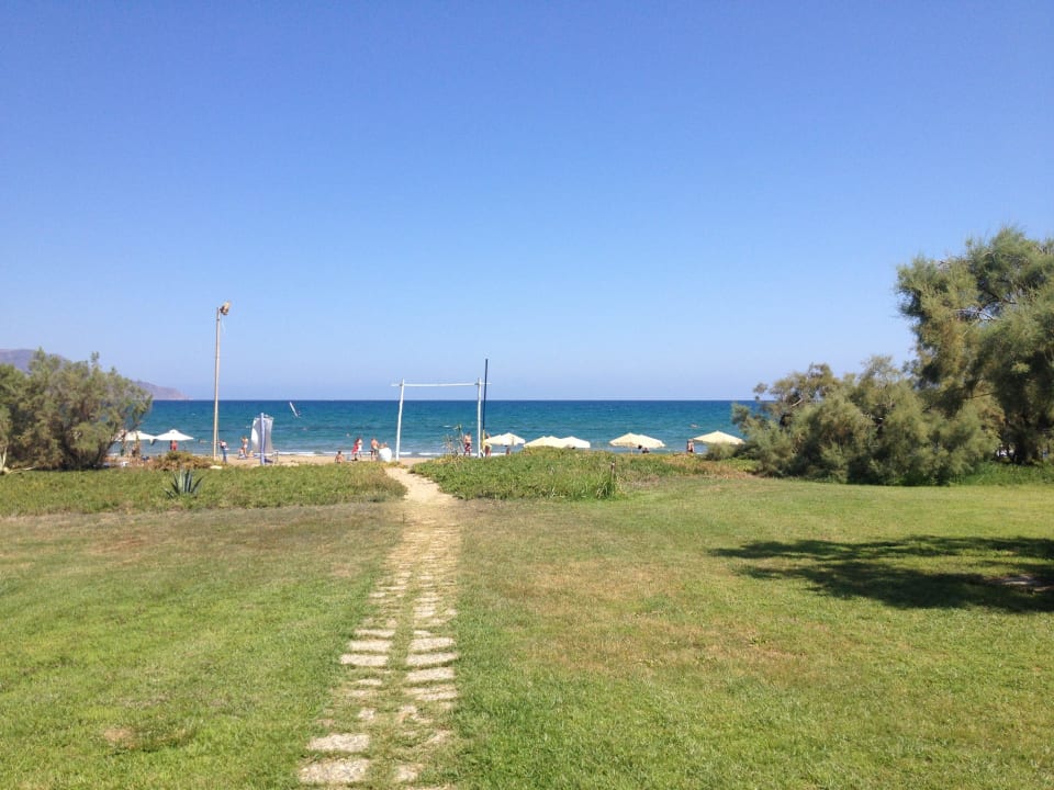 Weg von Poolbar zum Strand Orpheas Resort - Adults Only