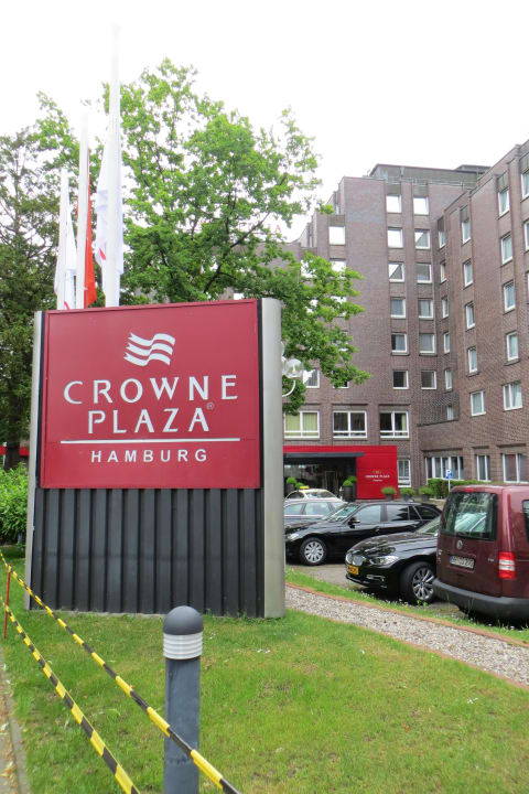 Hotel Eingang Crowne Plaza ® Hamburg - City Alster