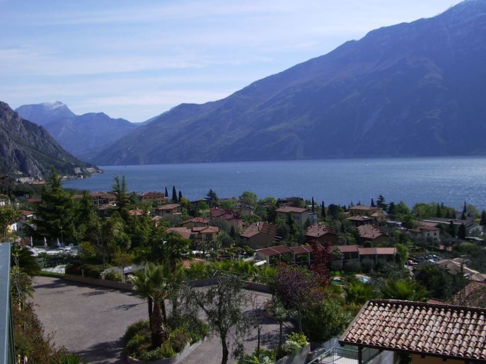 Ausblick vom Speisesaal auf den See Hotel San Pietro