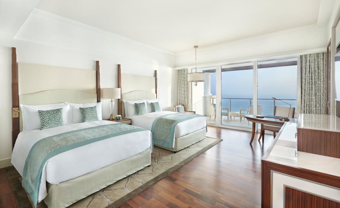"Deluxe doublequeen bed s..." Waldorf Astoria Dubai Palm Jumeirah
