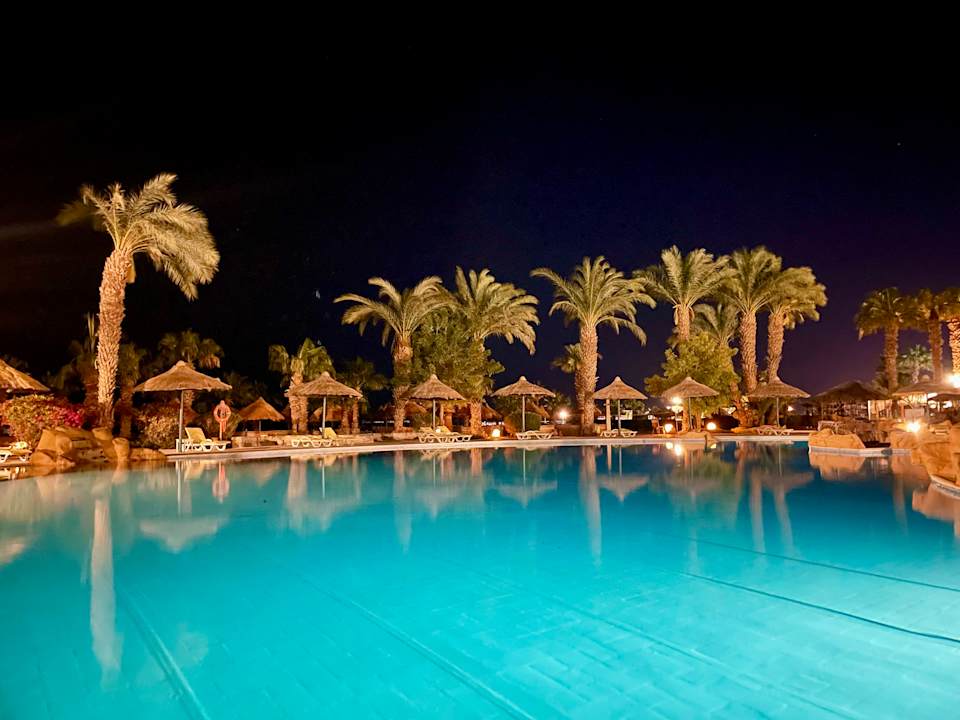 Pool Lotus Bay Beach Resort