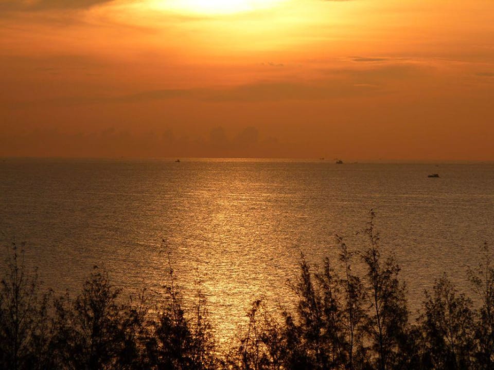 Sonnenaufgang Hotel Grand Pacific Sovereign Resort & Spa