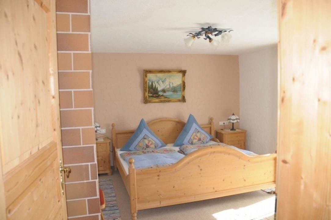 Schlafzimmer in der FeWo Tobias Gästehaus Bergfrieden