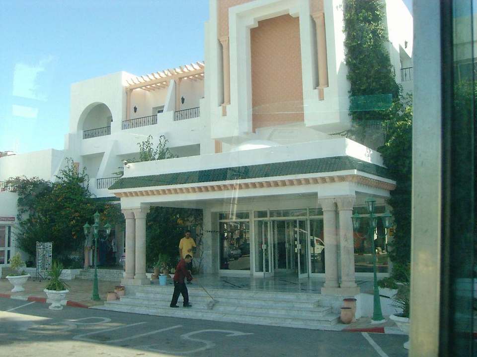 Hotel Eingang Hotel Nesrine