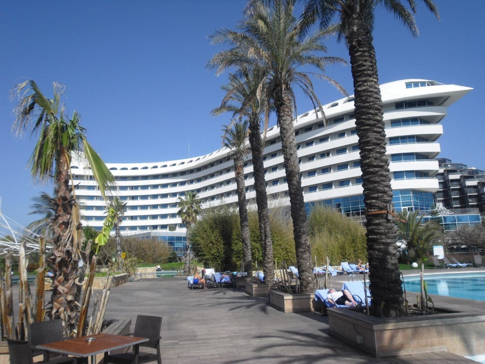 Außenansicht vom Pool aus Concorde De Luxe Resort