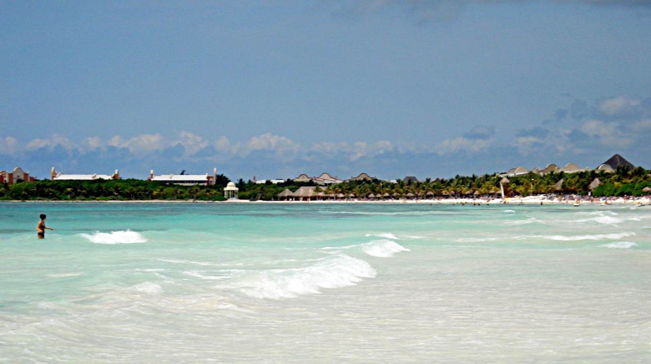 Zatoczka przy hotelu GP  Grand Palladium Kantenah Resort & Spa