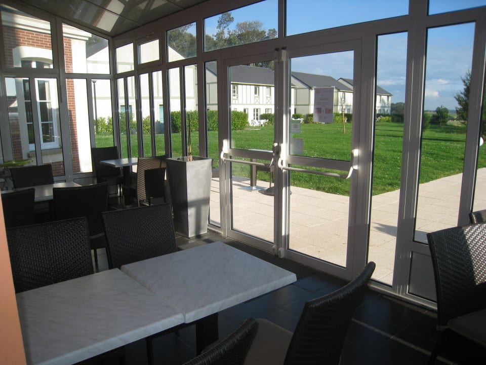 Ausgang zu den Häusern Hotel Les Portes D'etretat
